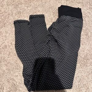 Scrunch butt leggings